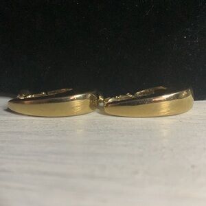 🔆Vintage Stamped Gold Tone Monet Adjustable Earrings🔆